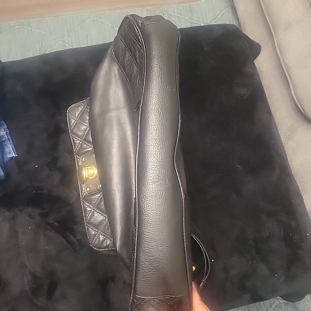Marc Jacobs Black Quilted Shoulder Bag with Gold Accents - Picture 7 of 11